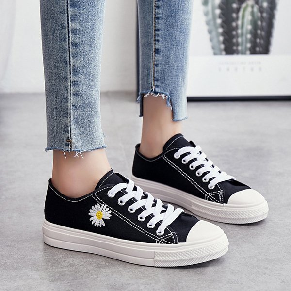 Cute hot sale canvas shoes